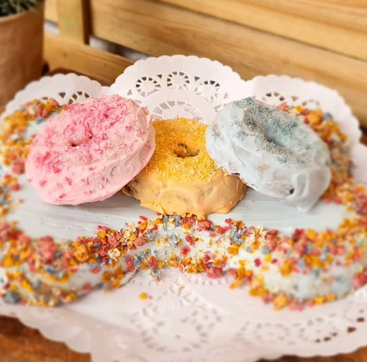 Bolo de ossos com donuts